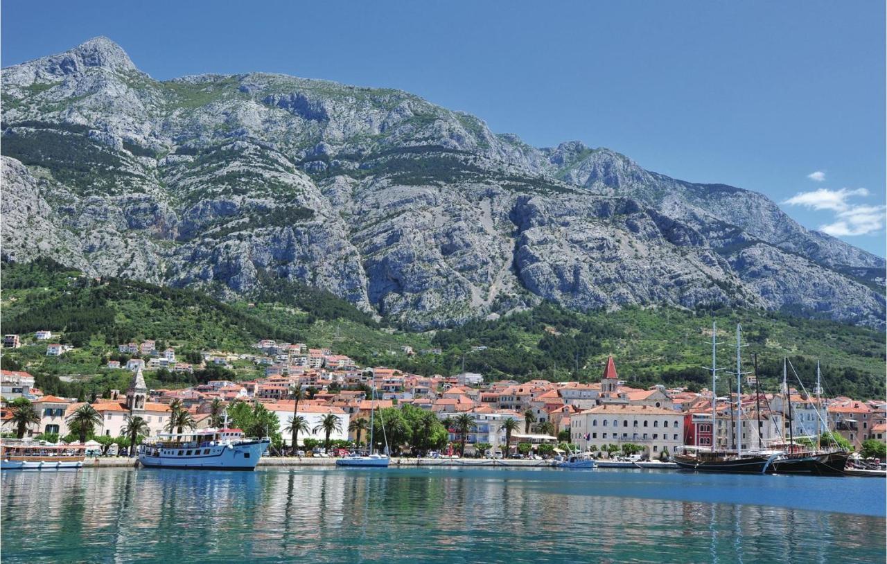 Awesome Apartment In Makarska With Kitchen Ngoại thất bức ảnh